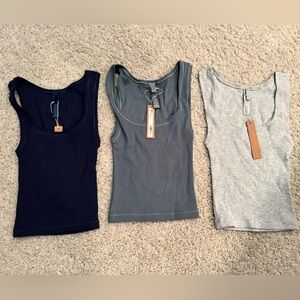 SKIMS women’s cotton ribbed tank tops new with tags never worn